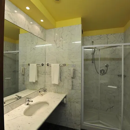 Art Boston 4* Турин