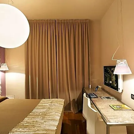 Art Boston Hotel Turyn
