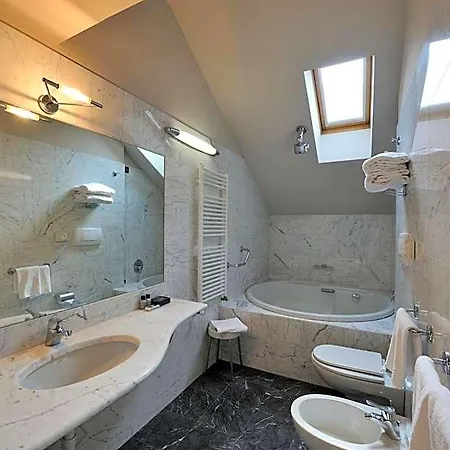 Art Boston Hotel 4*