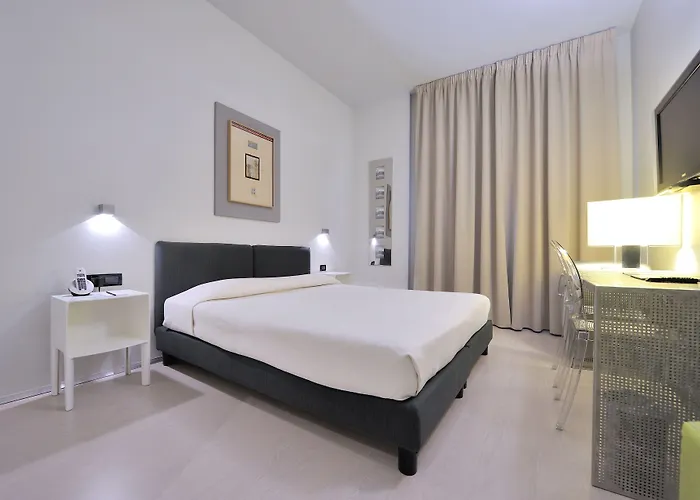 Hotell Art Boston 4*