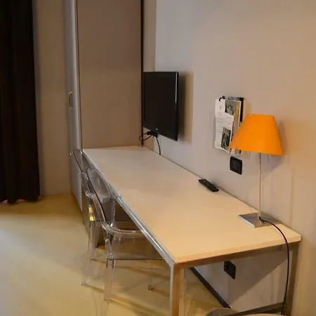 فندق آرت بوسطن 4*